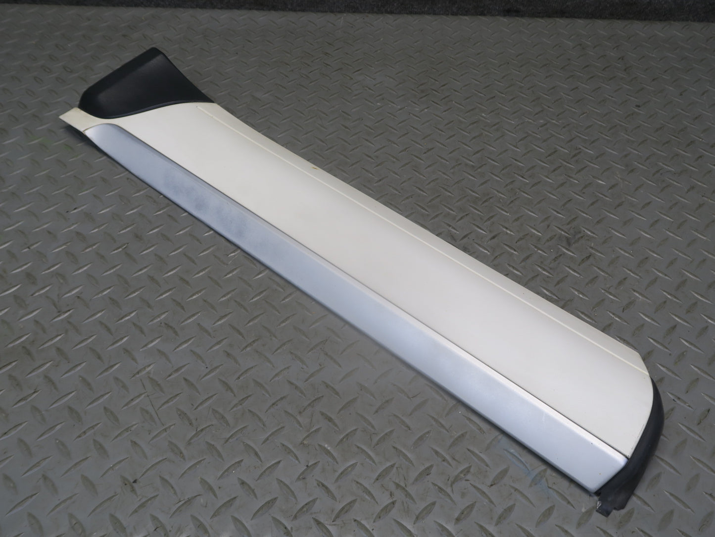 2008-2010 Porsche Cayenne 957 Rear Left Door Lower Trim Molding 7L5839787