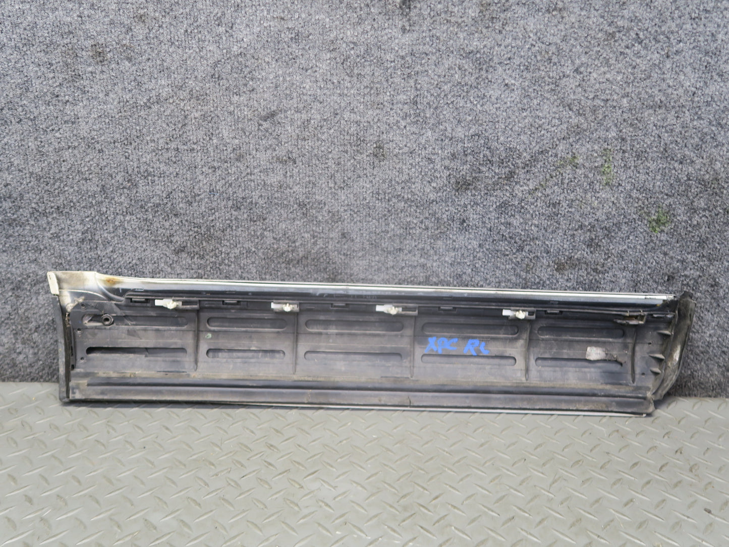 2008-2010 Porsche Cayenne 957 Rear Left Door Lower Trim Molding 7L5839787