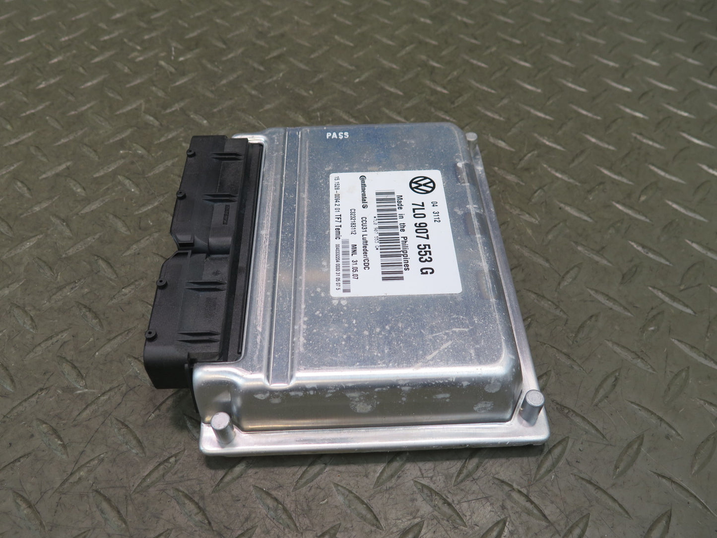 2008-2010 Porsche Cayenne 957 Air Suspension Control Module 7L0907553G