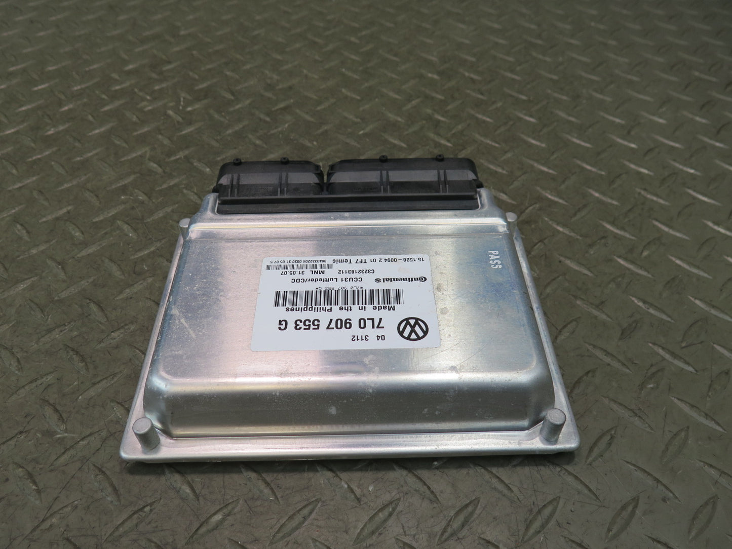 2008-2010 Porsche Cayenne 957 Air Suspension Control Module 7L0907553G