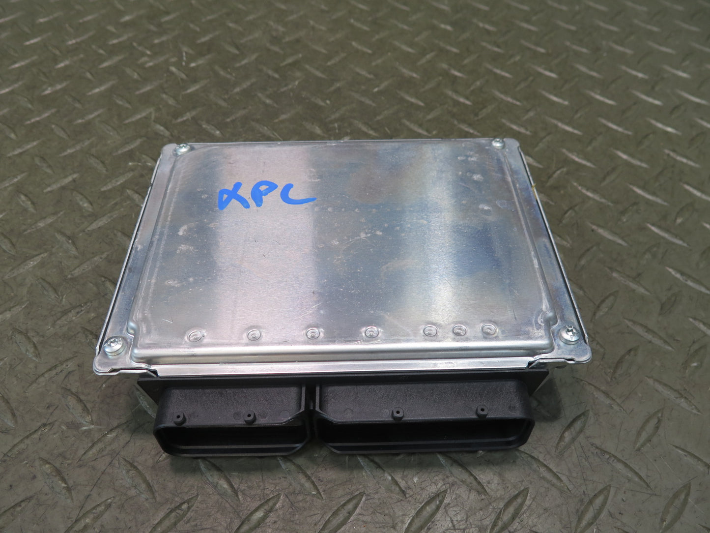 2008-2010 Porsche Cayenne 957 Air Suspension Control Module 7L0907553G