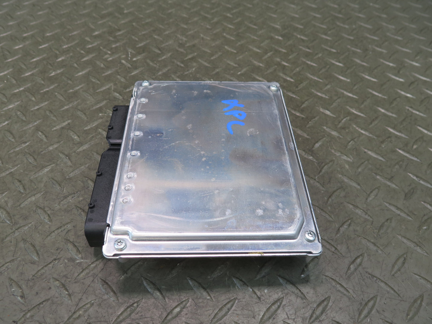 2008-2010 Porsche Cayenne 957 Air Suspension Control Module 7L0907553G