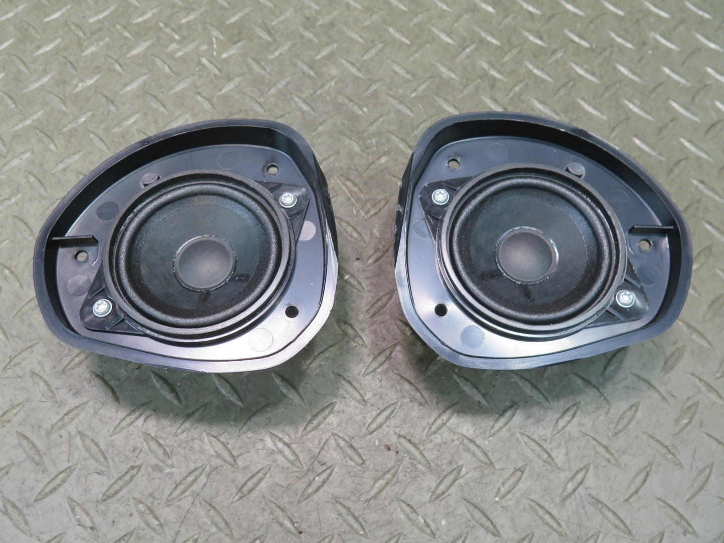2003-2010 Porsche Cayenne 957 Front Left & Right Door Bose Speaker Set of 2