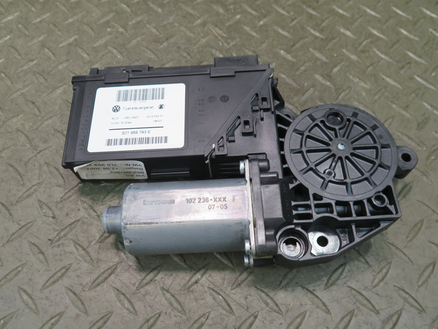 2003-2010 Porsche Cayenne 957 Front Left Door Window Motor 3D1959793E