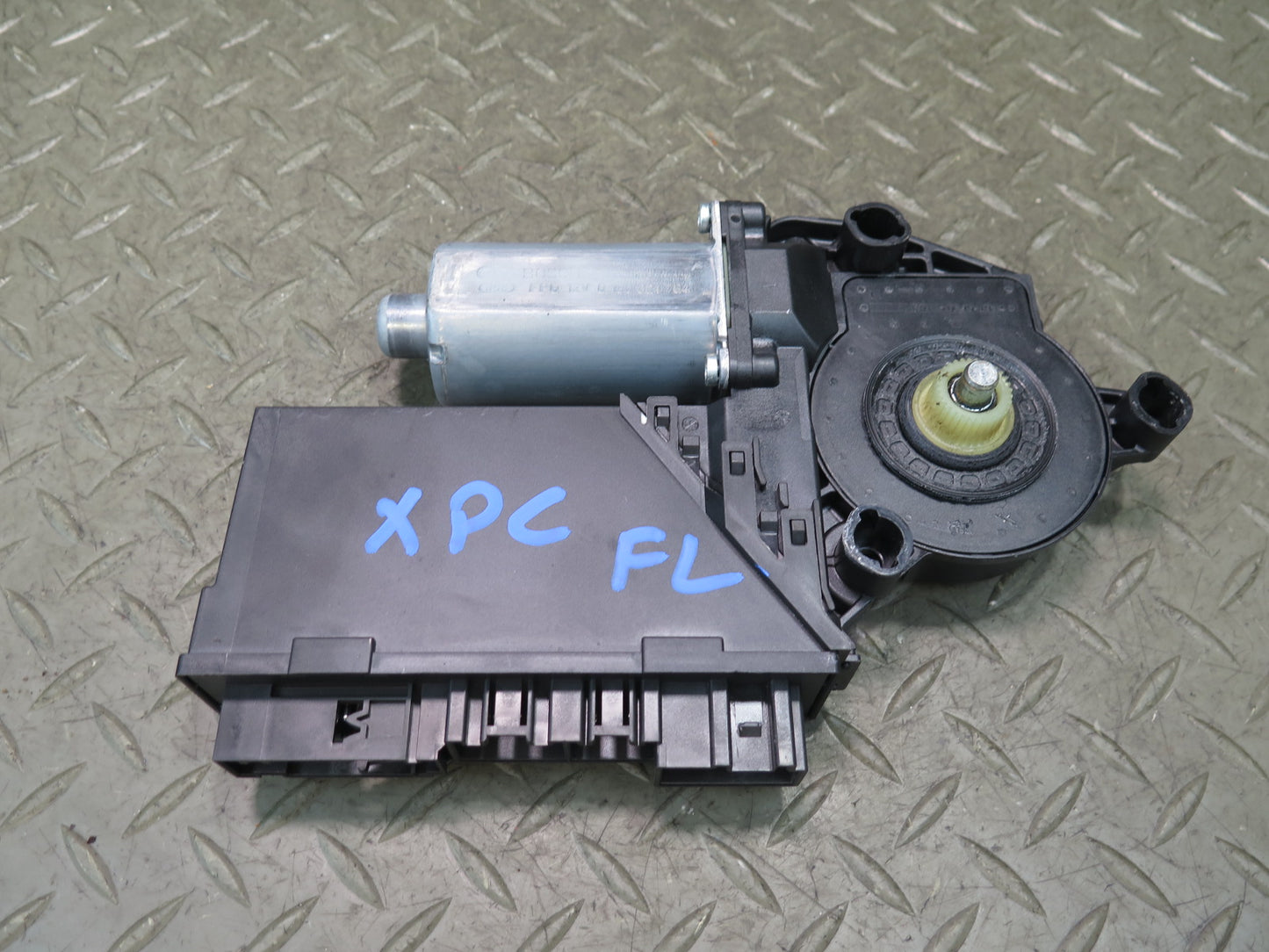 2003-2010 Porsche Cayenne 957 Front Left Door Window Motor 3D1959793E