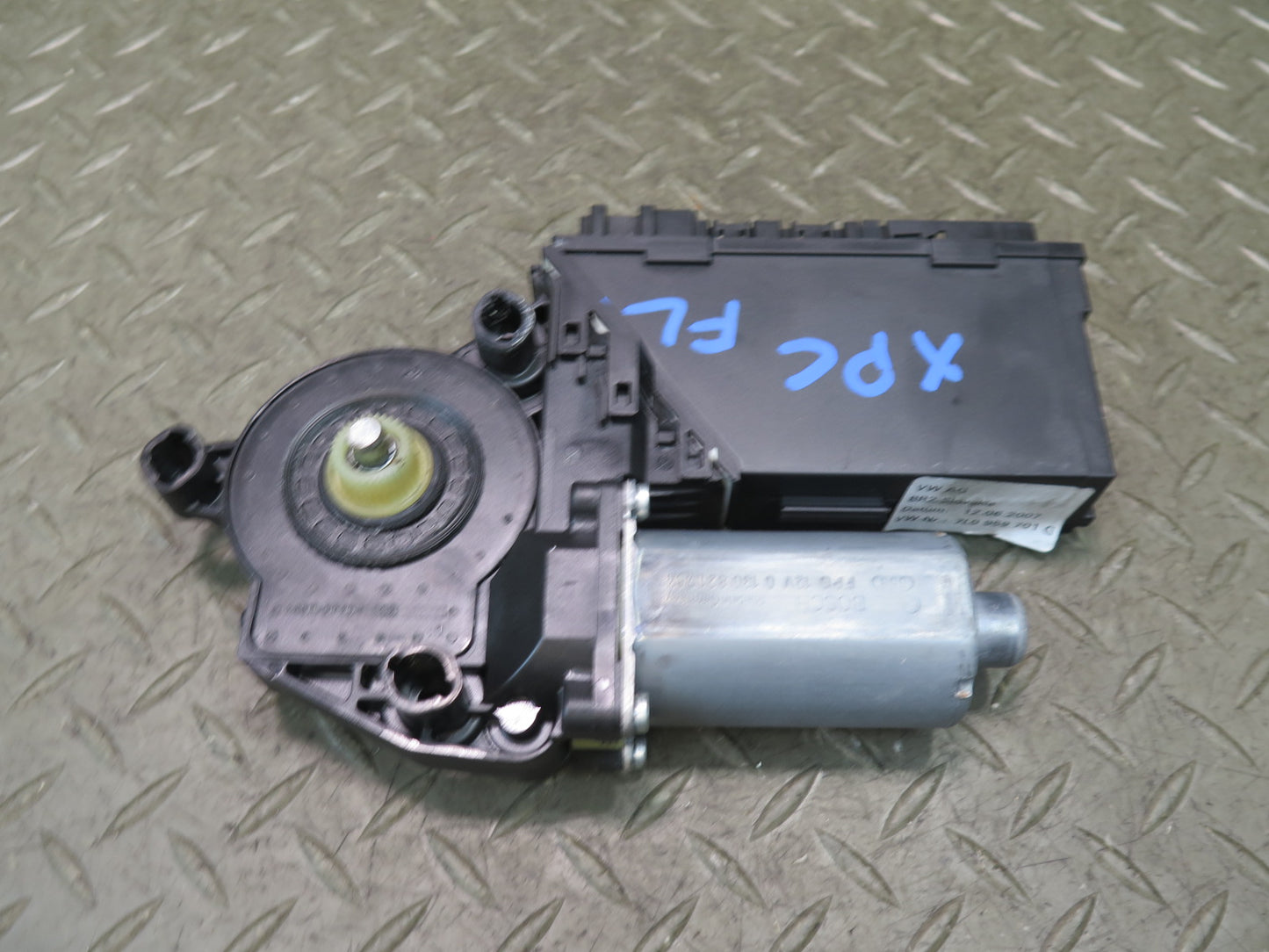2003-2010 Porsche Cayenne 957 Front Left Door Window Motor 3D1959793E