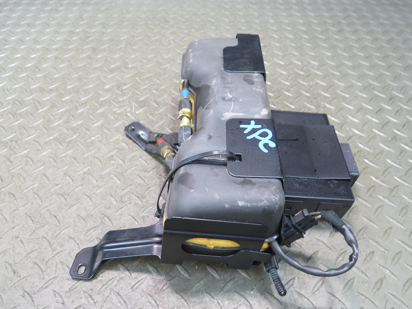 2008-2010 Porsche Cayenne 957 Rear Tailgate Trunk Lid Hydraulic Pump Motor