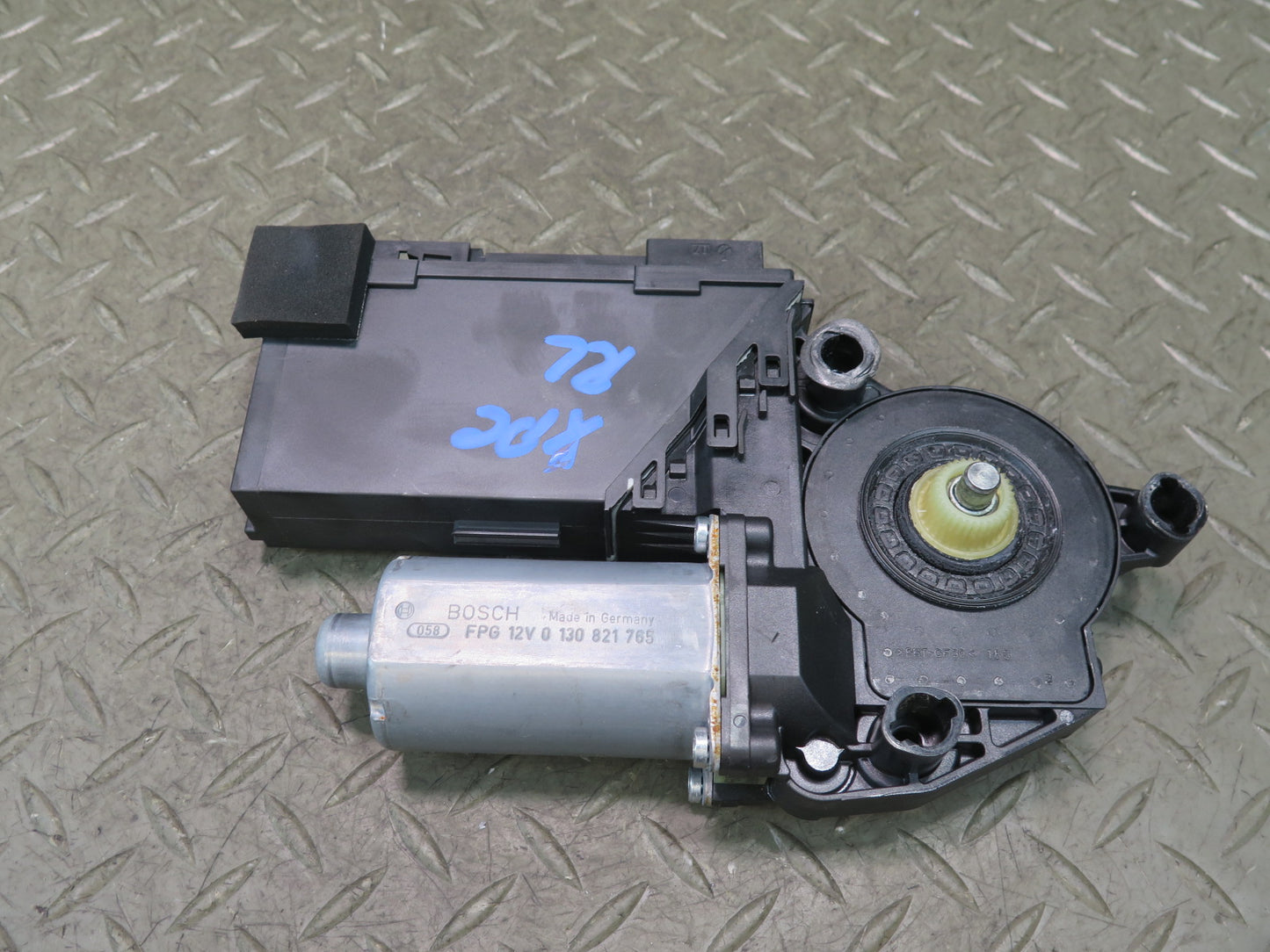 2003-2010 Porsche Cayenne 957 Rear Left Door Window Motor 7L0959795A