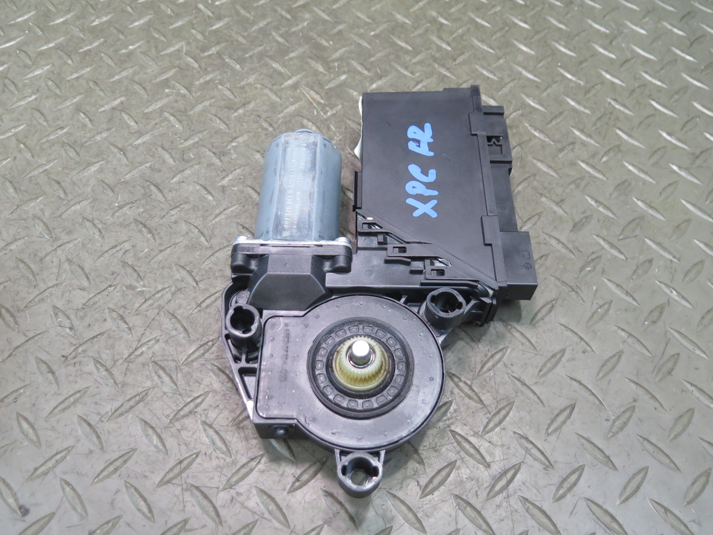 2003-2010 Porsche Cayenne 957 Front Right Door Window Motor 3D1959792E