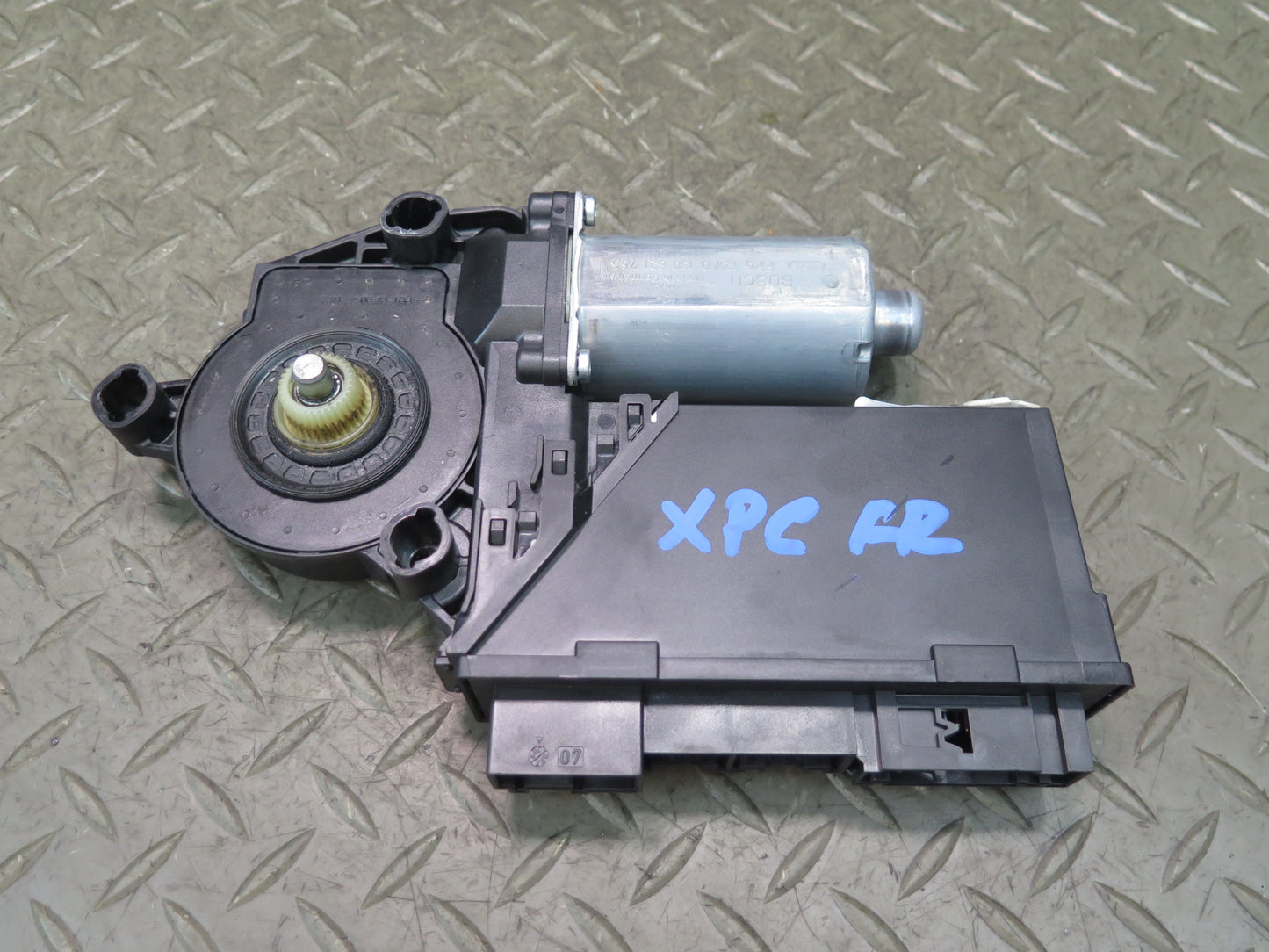 2003-2010 Porsche Cayenne 957 Front Right Door Window Motor 3D1959792E