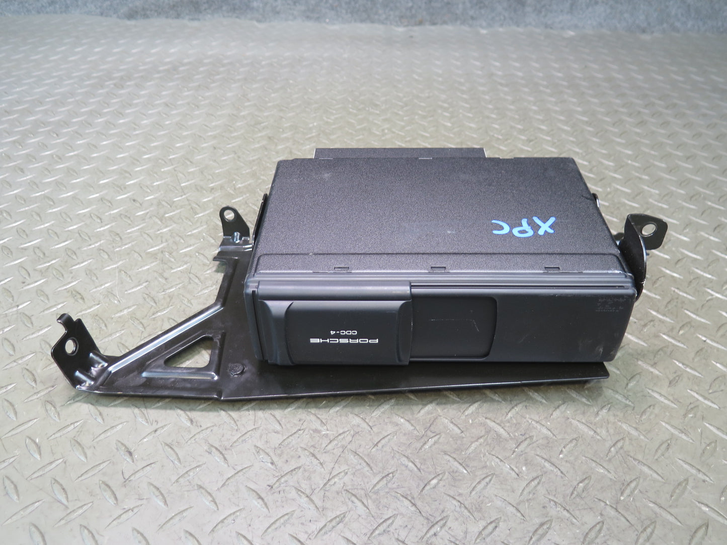 2003-2010 Porsche Cayenne 955 957 CD Changer Player w Magazine 7L5035111D