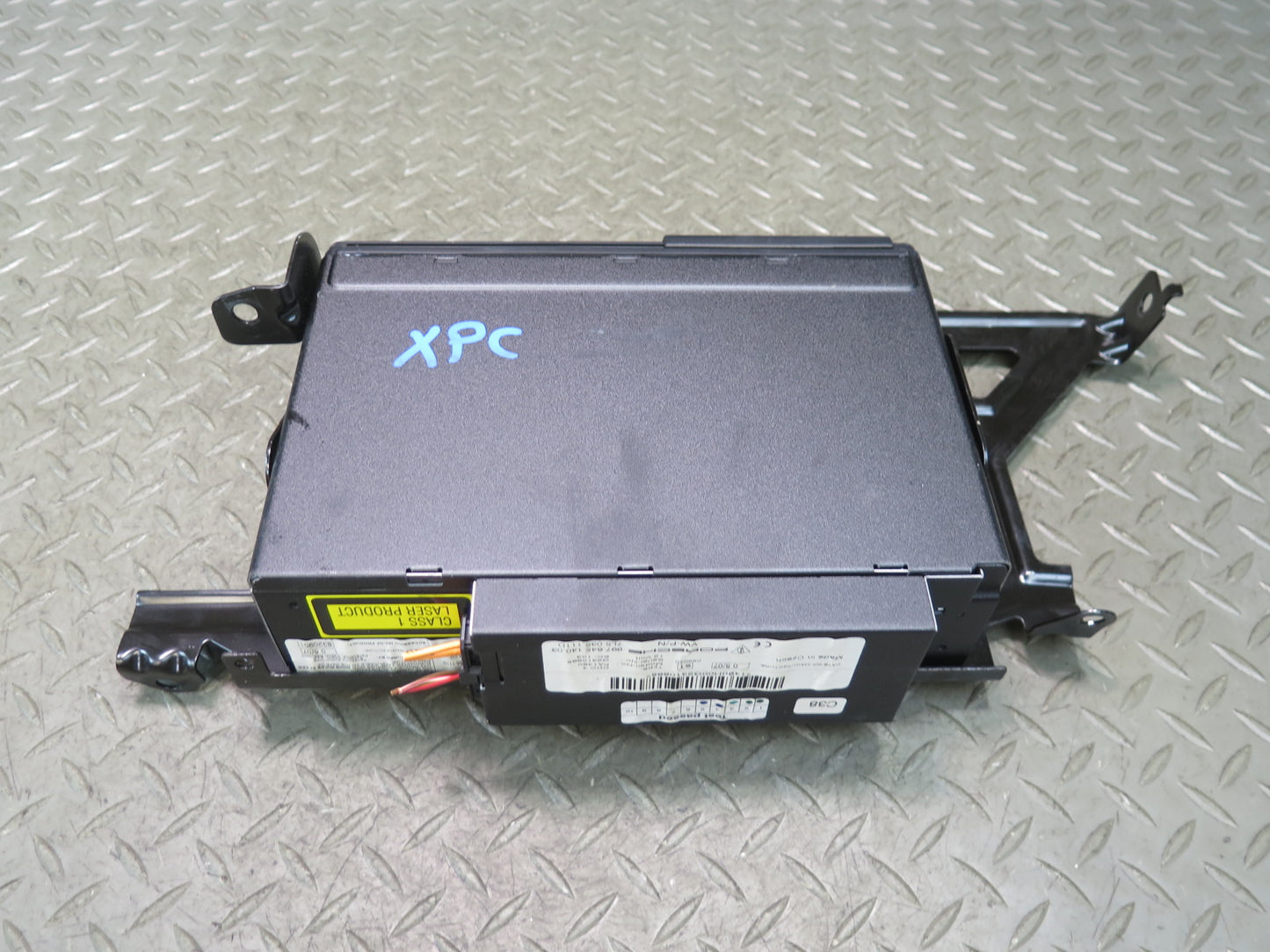 2003-2010 Porsche Cayenne 955 957 CD Changer Player w Magazine 7L5035111D