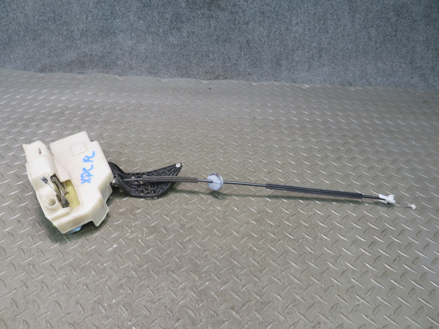 2003-2010 Porsche Cayenne 957 Front Left Door Lock Latch Actuator