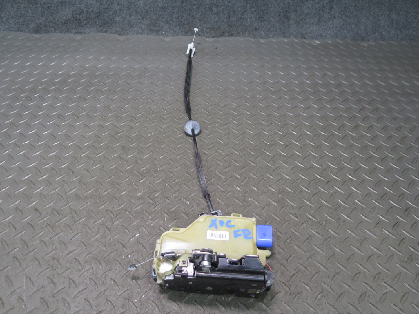 2003-2010 Porsche Cayenne 957 Front Right Door Lock Latch Actuator