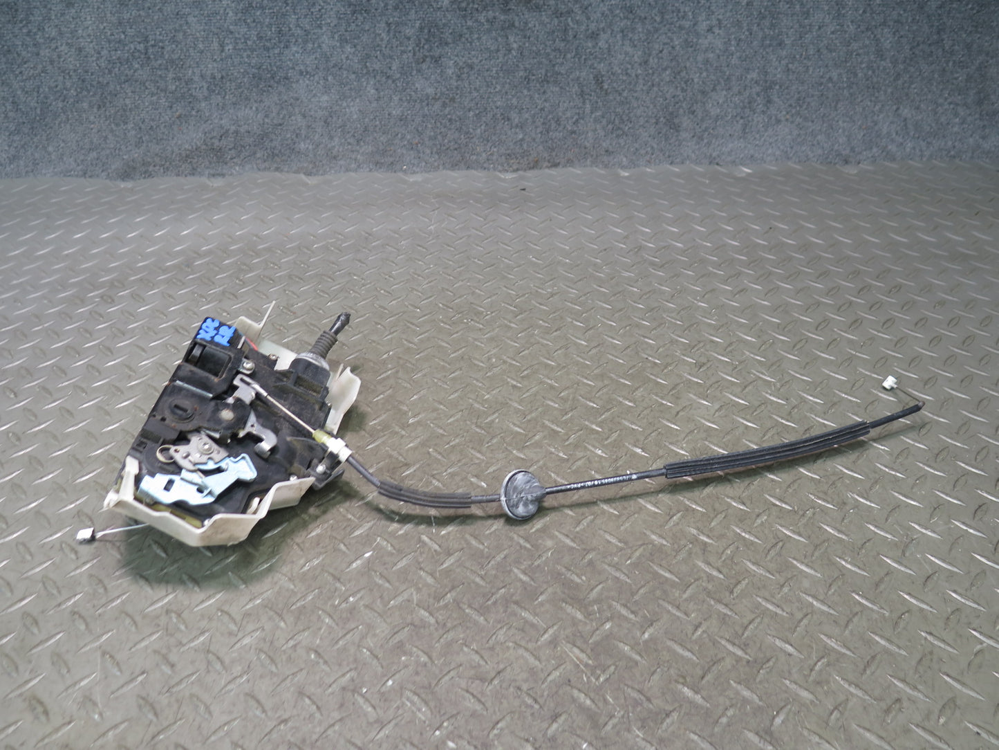 2003-2010 Porsche Cayenne 957 Rear Right Door Lock Latch Actuator