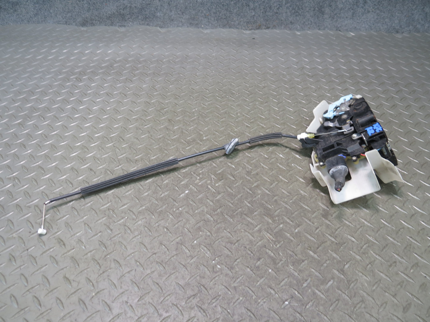 2003-2010 Porsche Cayenne 957 Rear Right Door Lock Latch Actuator