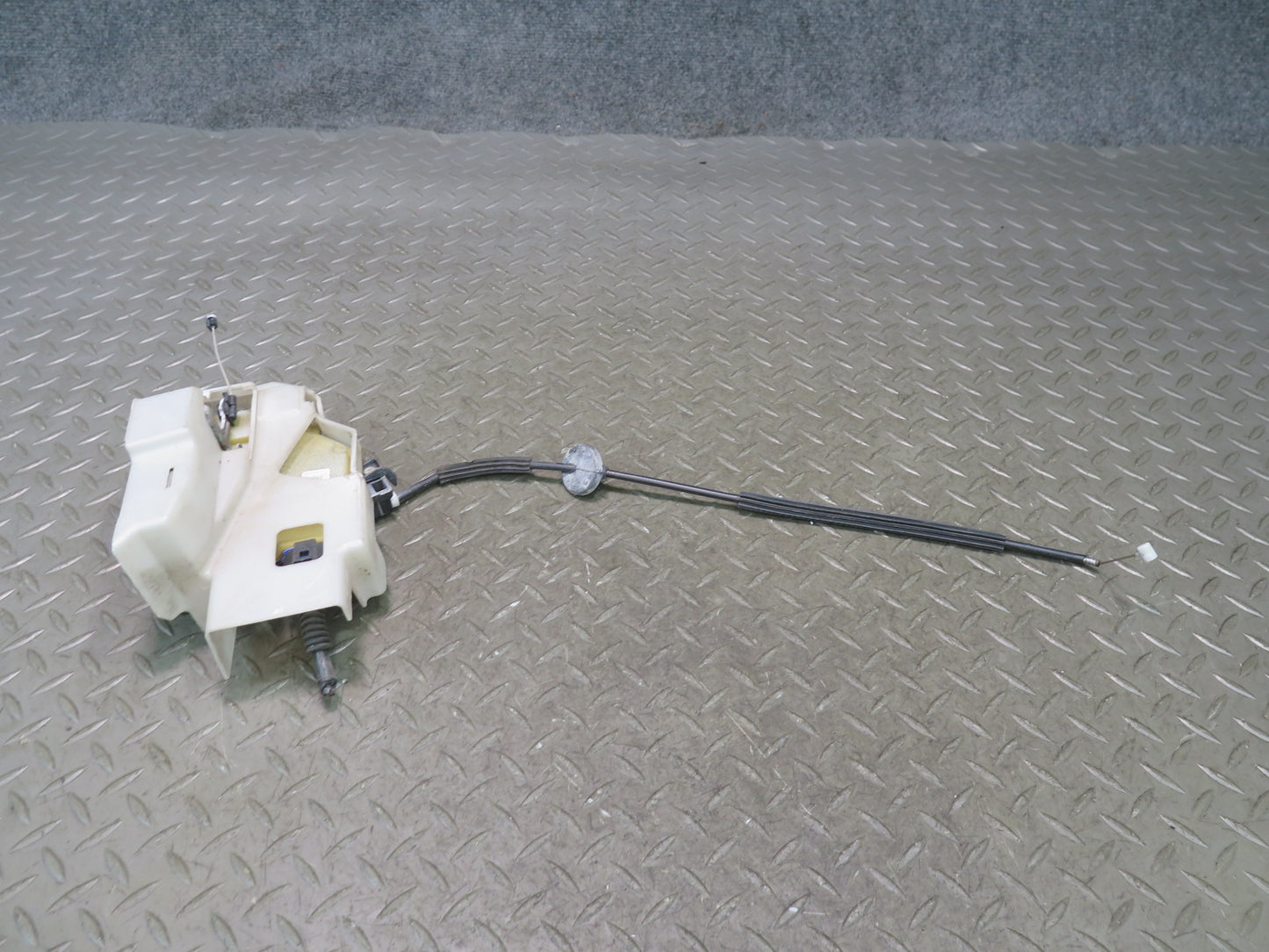 2003-2010 Porsche Cayenne 957 Rear Right Door Lock Latch Actuator