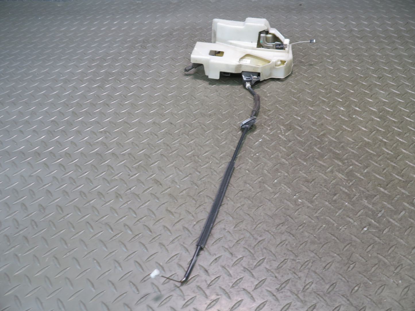 2003-2010 Porsche Cayenne 957 Rear Right Door Lock Latch Actuator