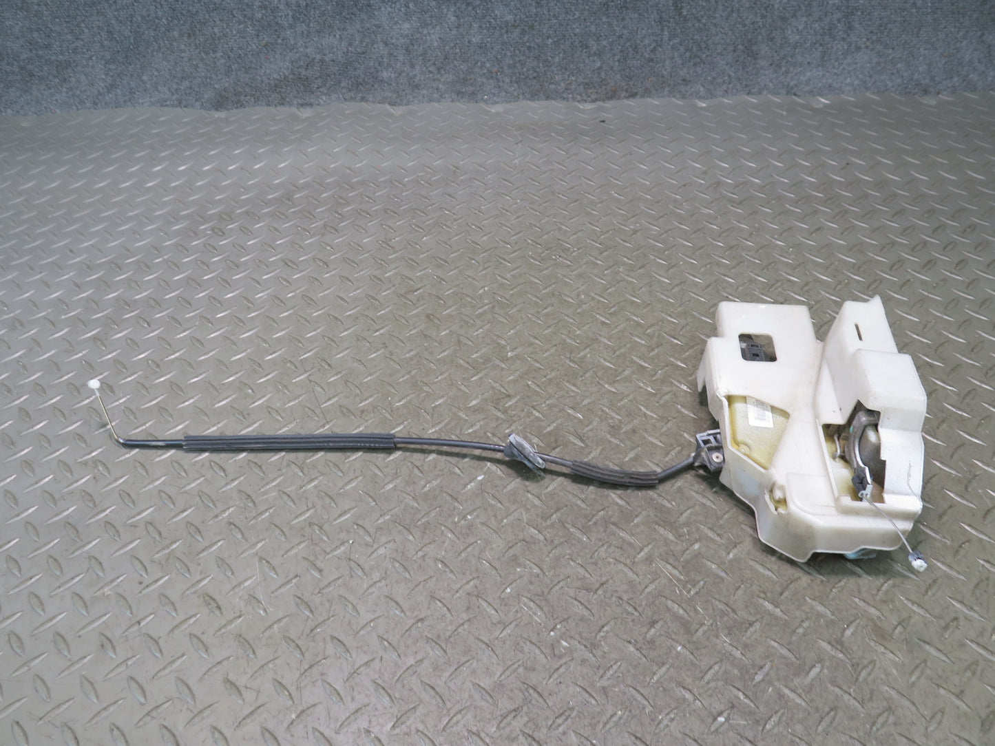 2003-2010 Porsche Cayenne 957 Rear Right Door Lock Latch Actuator