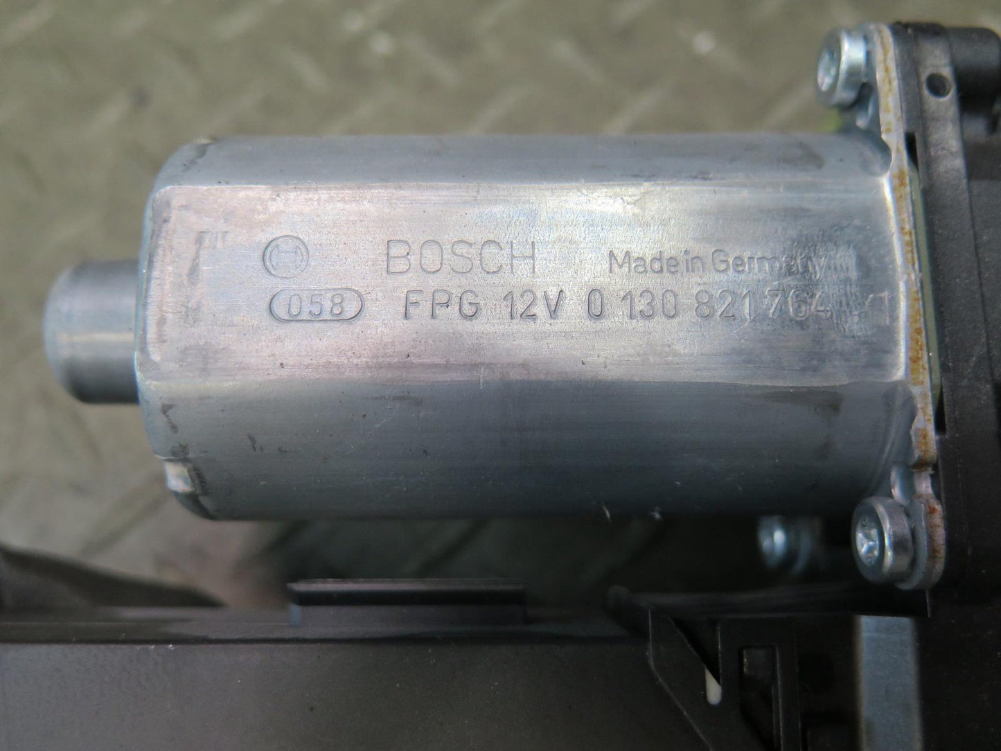 2003-2010 Porsche Cayenne 957 Rear Right Door Window Motor 7L0959794A