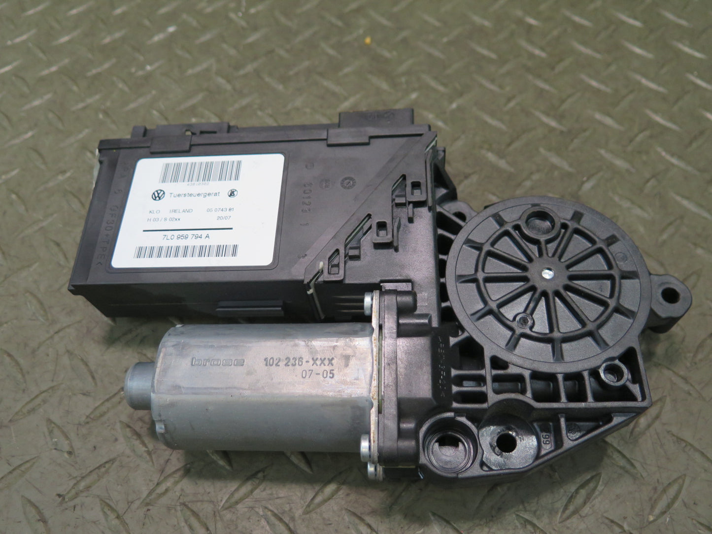 2003-2010 Porsche Cayenne 957 Rear Right Door Window Motor 7L0959794A