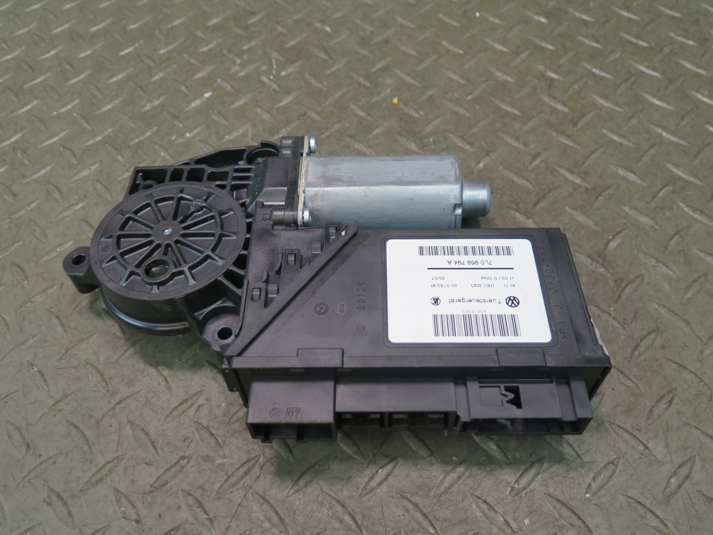 2003-2010 Porsche Cayenne 957 Rear Right Door Window Motor 7L0959794A