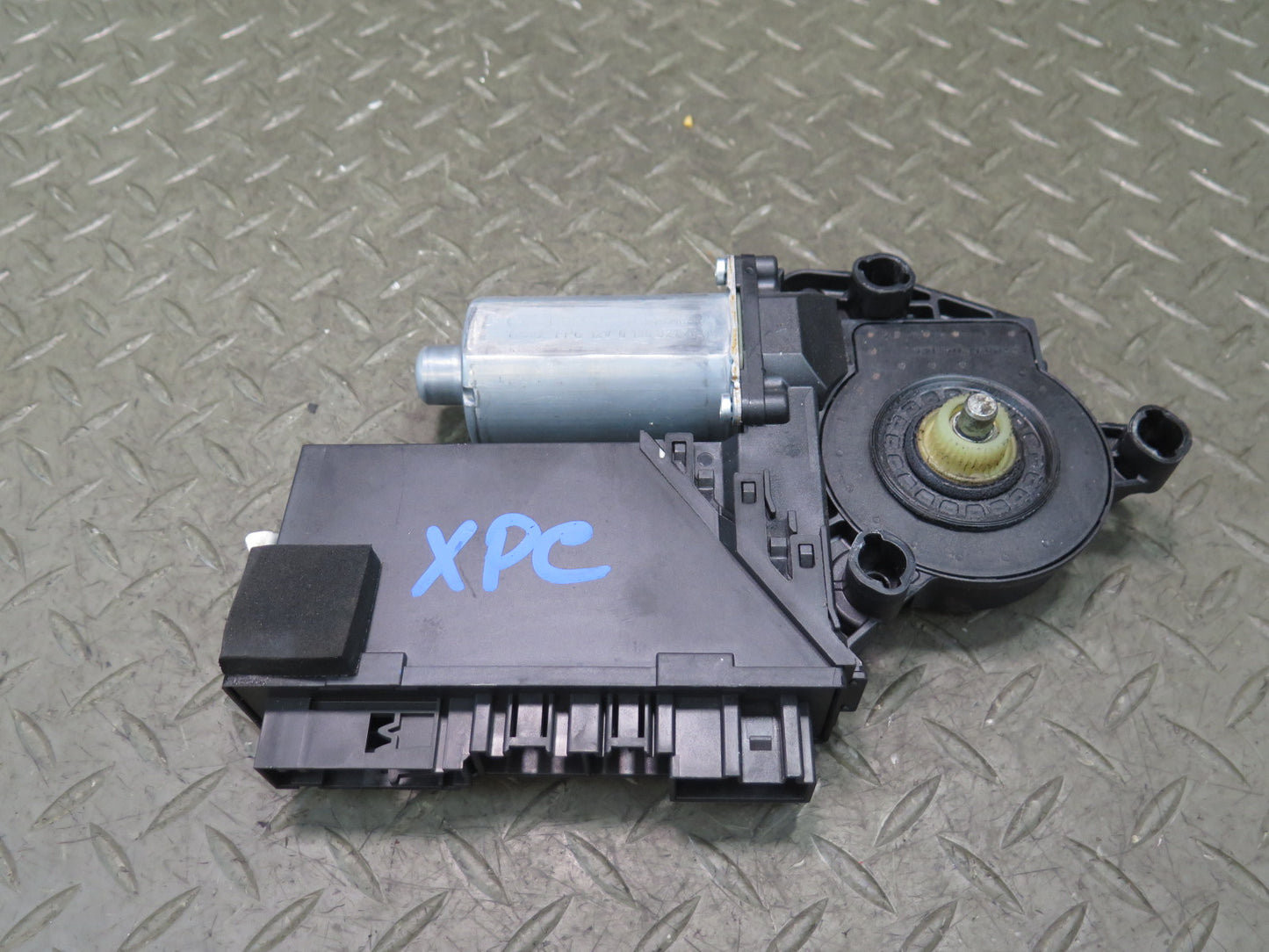 2003-2010 Porsche Cayenne 957 Rear Right Door Window Motor 7L0959794A