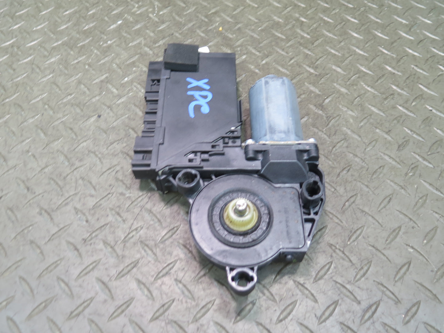 2003-2010 Porsche Cayenne 957 Rear Right Door Window Motor 7L0959794A