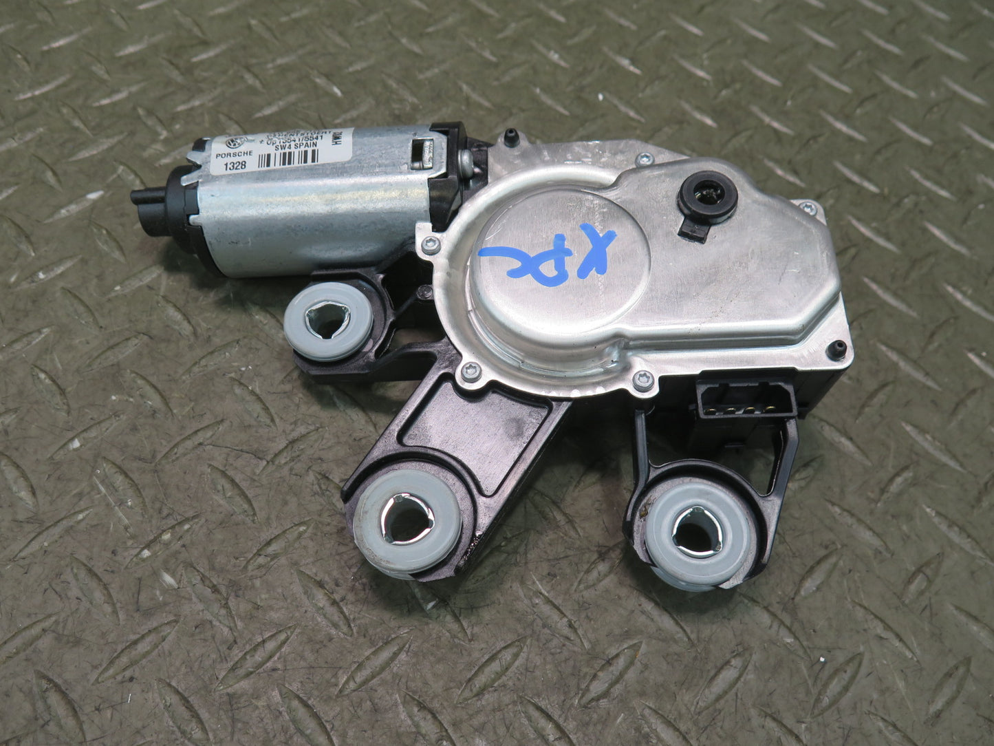 2003-2010 Porsche Cayenne 957 Rear Trunk Tailgate Wiper Motor 7L0955712C