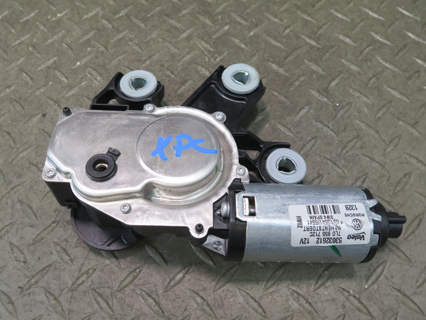 2003-2010 Porsche Cayenne 957 Rear Trunk Tailgate Wiper Motor 7L0955712C