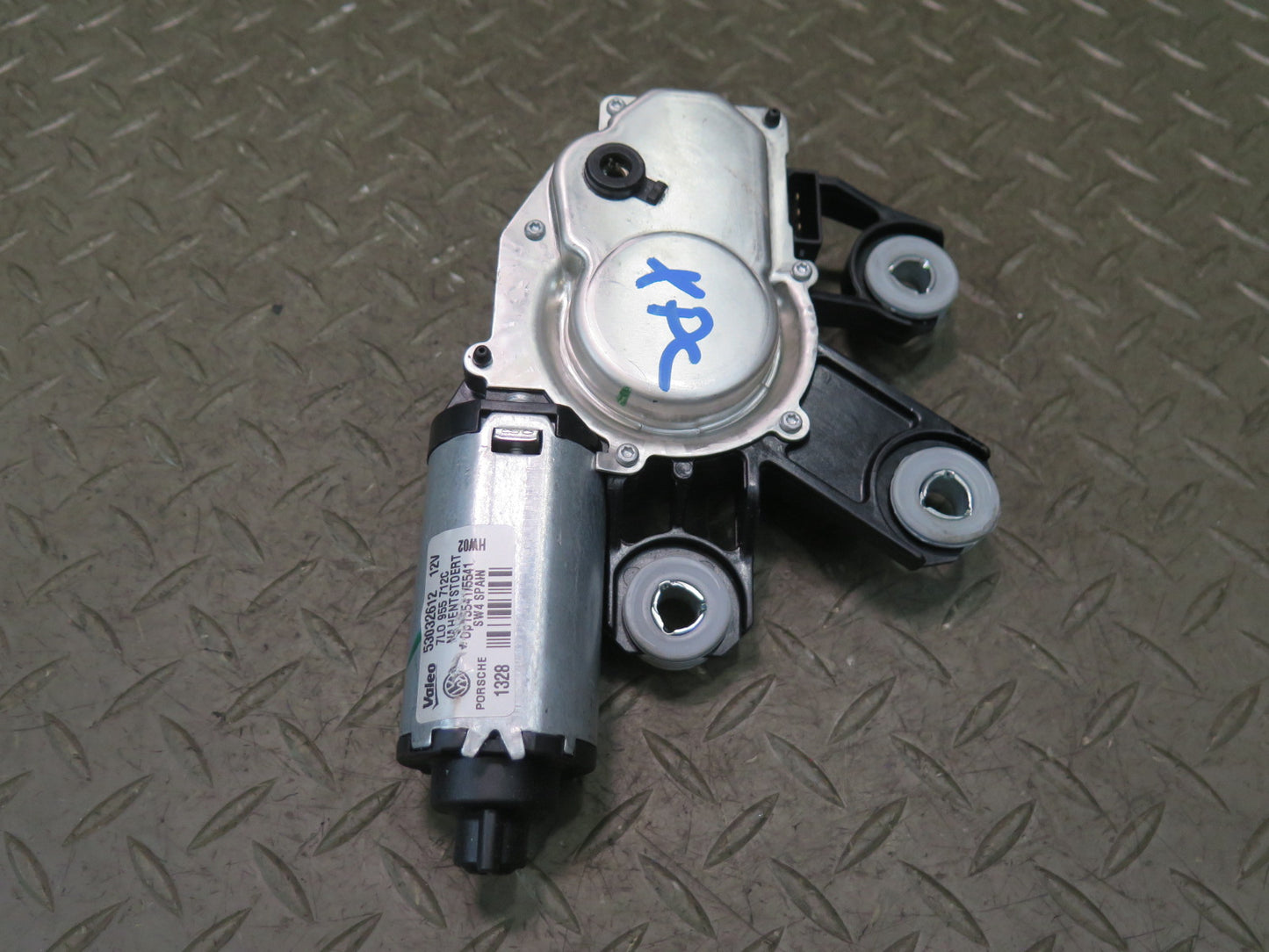 2003-2010 Porsche Cayenne 957 Rear Trunk Tailgate Wiper Motor 7L0955712C