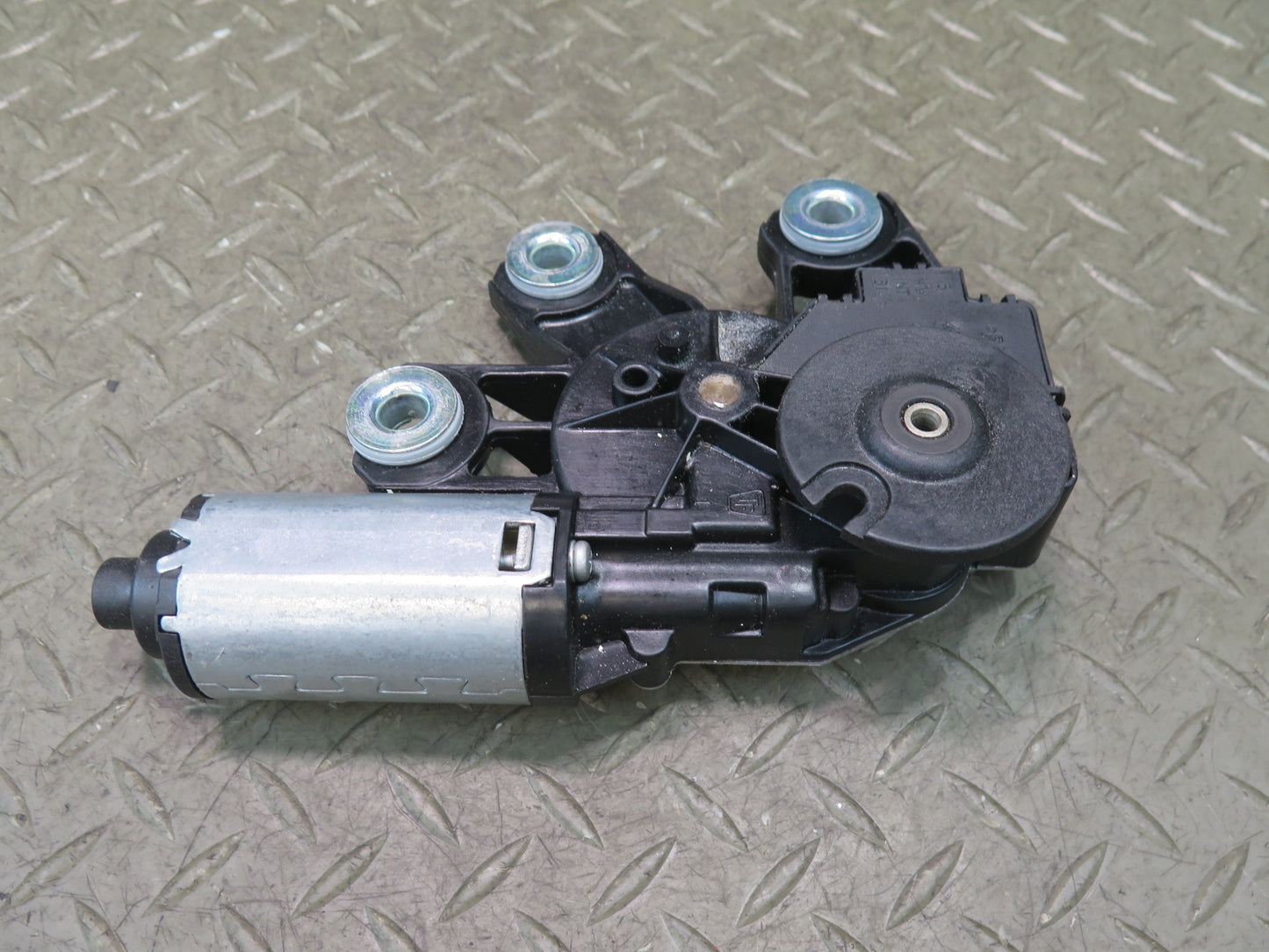 2003-2010 Porsche Cayenne 957 Rear Trunk Tailgate Wiper Motor 7L0955712C