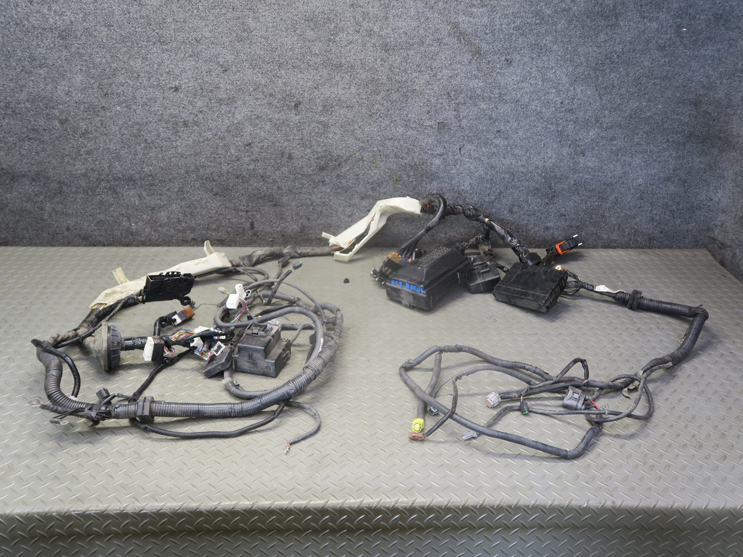 09-10 Nissan Z34 370Z A/T Engine Bay Wire Wiring Harness 24012-1ET2A OEM