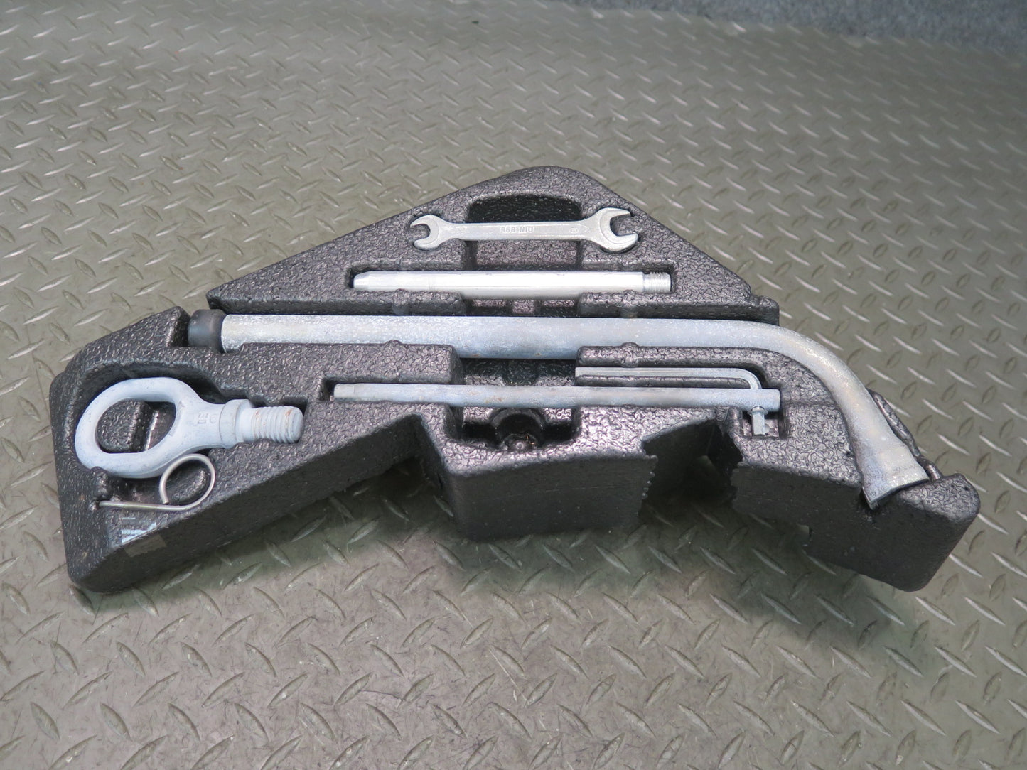 2003-2010 Porsche Cayenne 957 Emergency Spare Tire Lift Jack Tool KIT w Foam