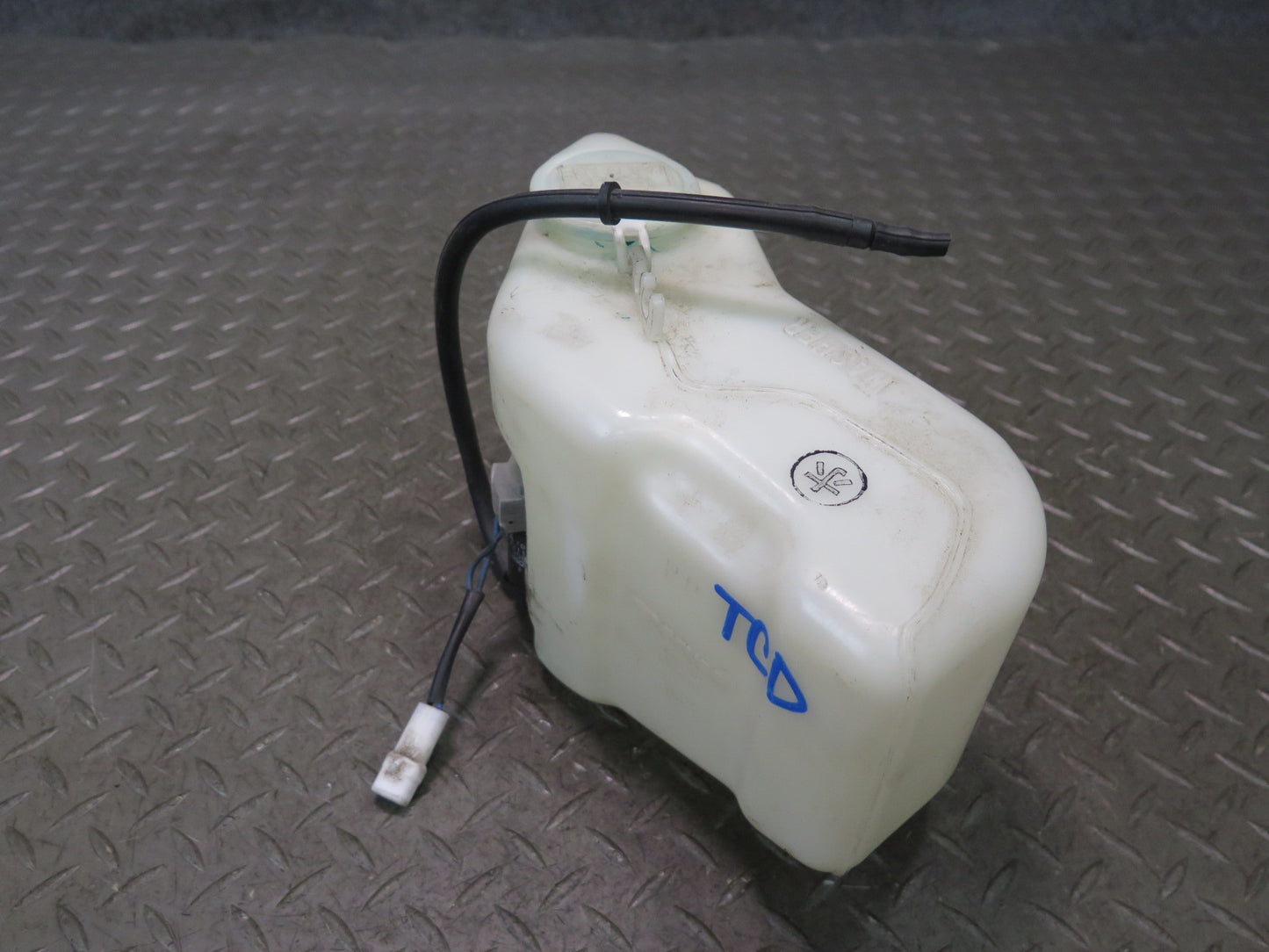 84-88 Toyota Cressida MX73 Windshield Washer Fluid Reservoir Tank w Pump OEM