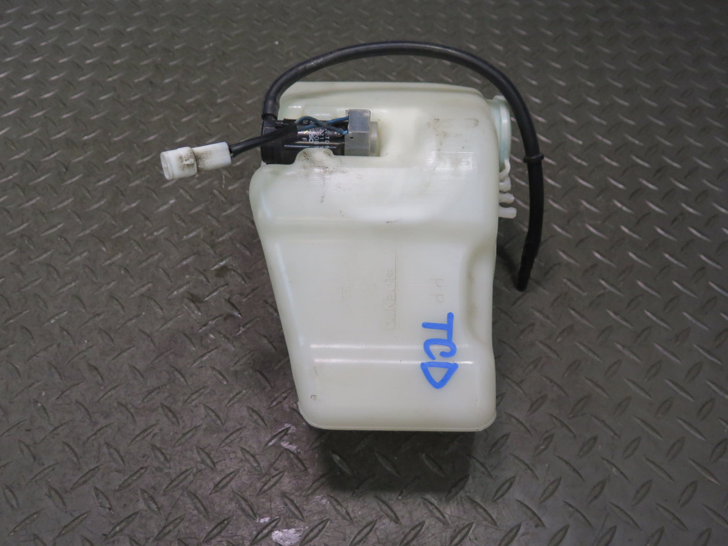 84-88 Toyota Cressida MX73 Windshield Washer Fluid Reservoir Tank w Pump OEM