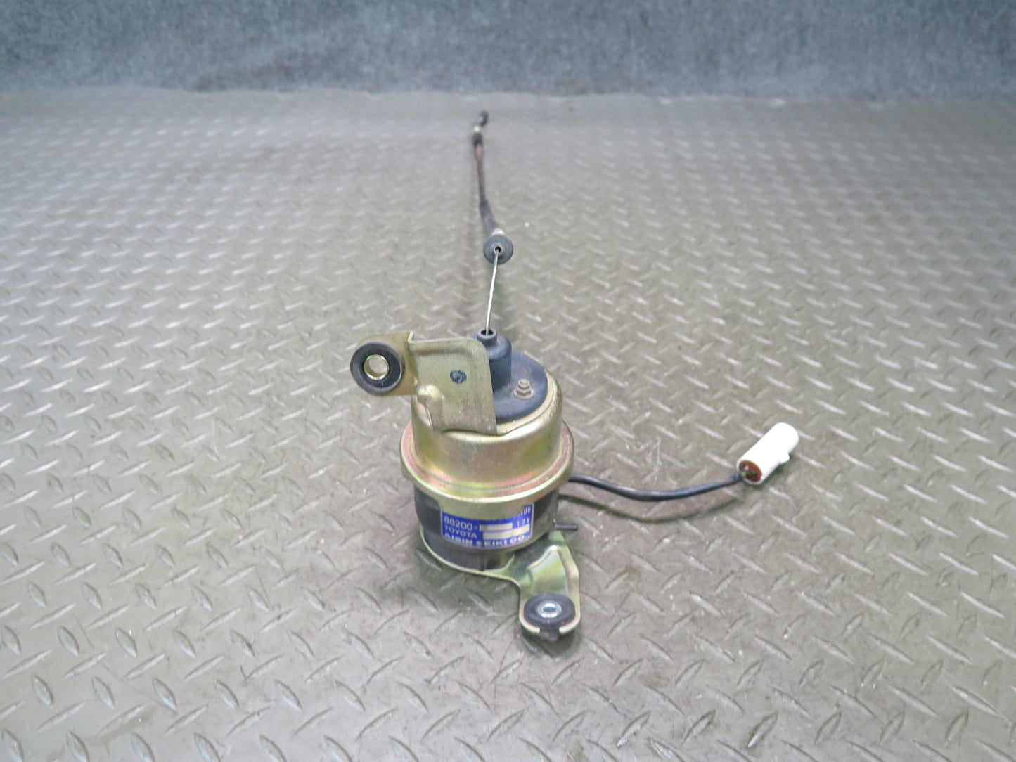 84-86 Toyota Cressida MX73 Cruise Control Speed Actuator Unit w Cable OEM