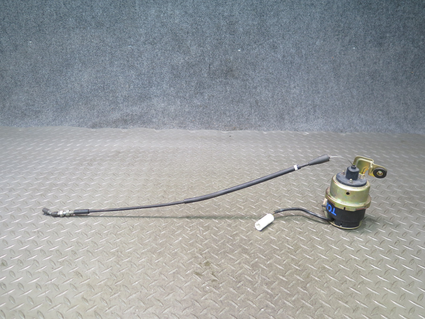 84-86 Toyota Cressida MX73 Cruise Control Speed Actuator Unit w Cable OEM