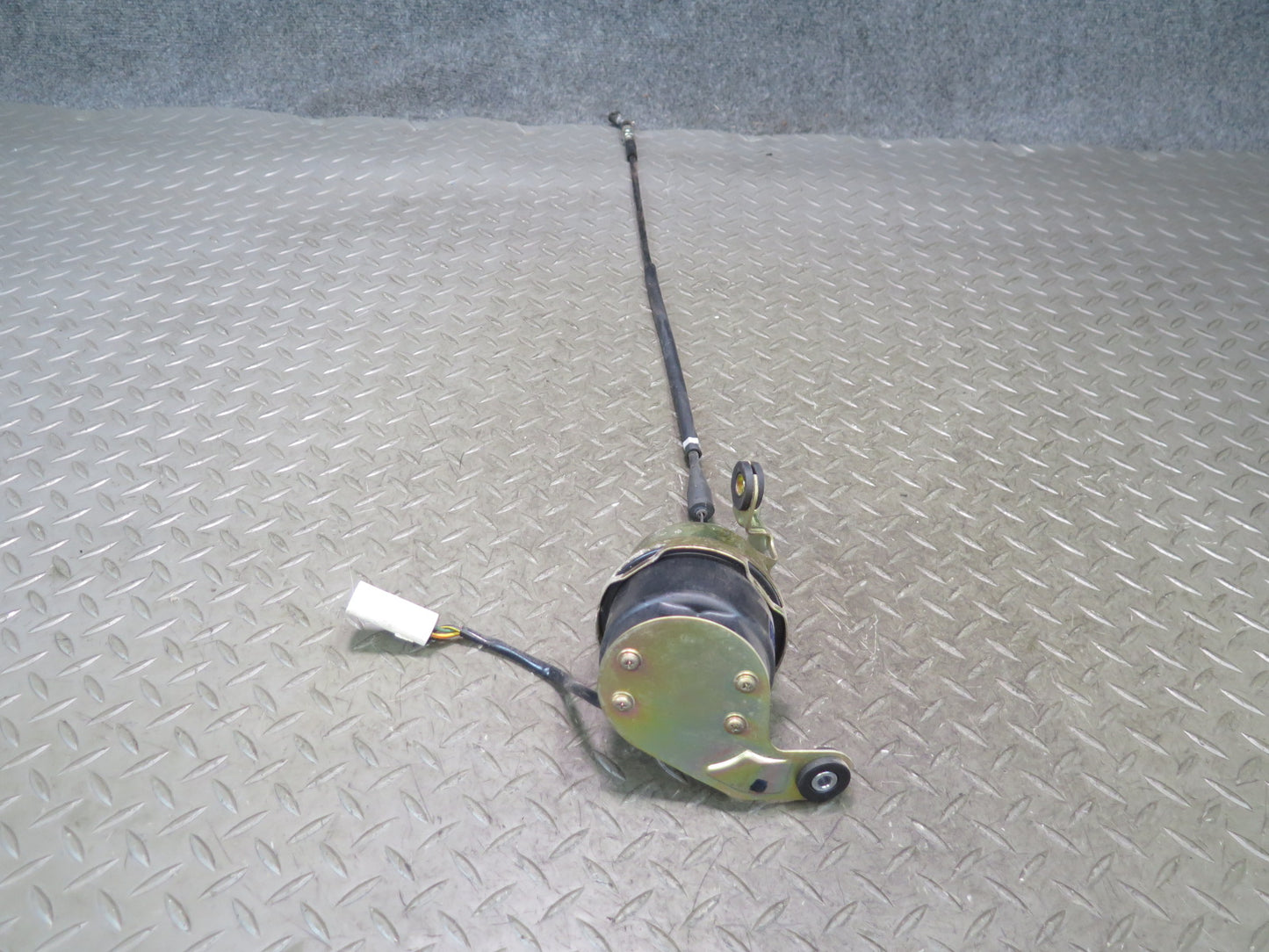 84-86 Toyota Cressida MX73 Cruise Control Speed Actuator Unit w Cable OEM