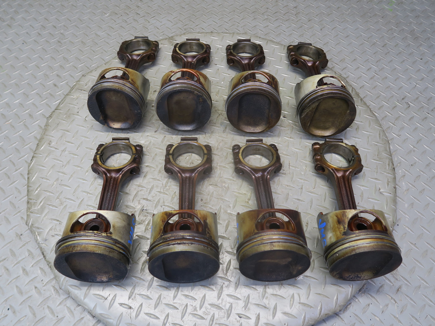 90-91 Mercedes W126 5.6 M117 117.968 Set of 8 Engine Piston w Connecting Rod OEM