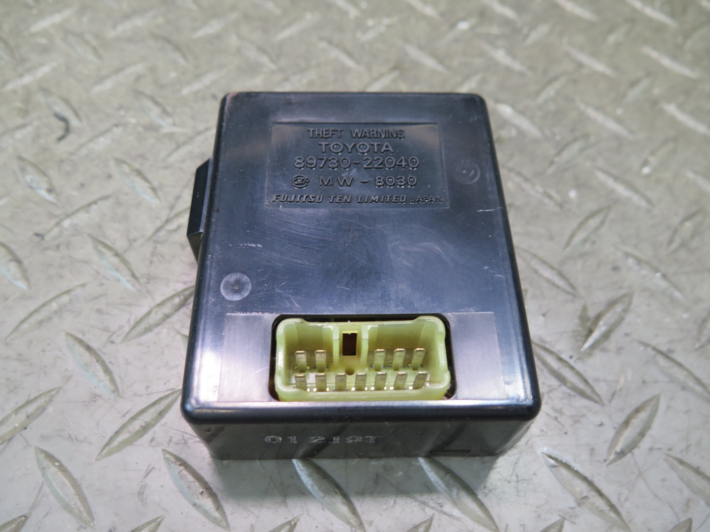 85-87 Toyota Cressida MX73 Theft Warning Locking Control Module 89730-22040 OEM