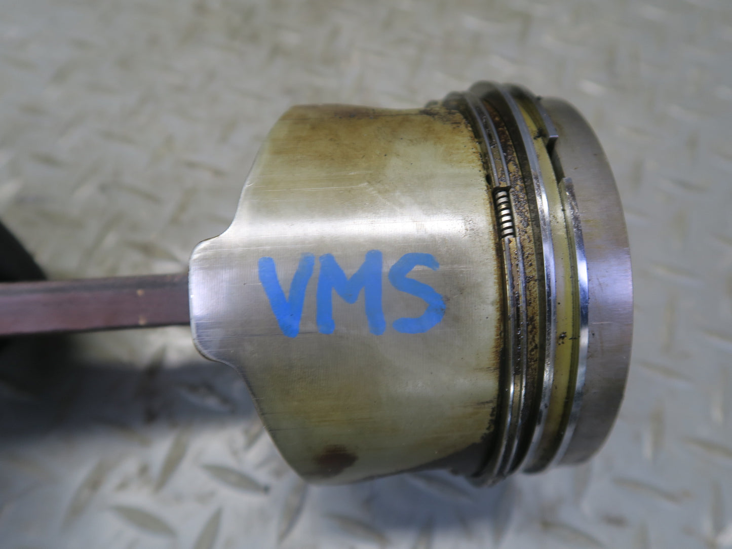 90-91 Mercedes W126 5.6 M117 117.968 Set of 8 Engine Piston w Connecting Rod OEM
