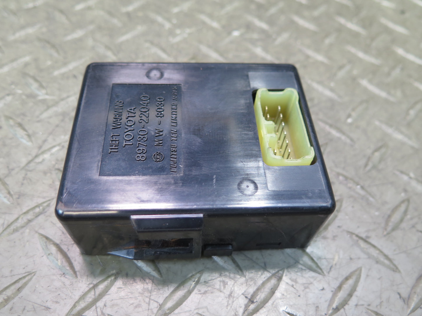 85-87 Toyota Cressida MX73 Theft Warning Locking Control Module 89730-22040 OEM