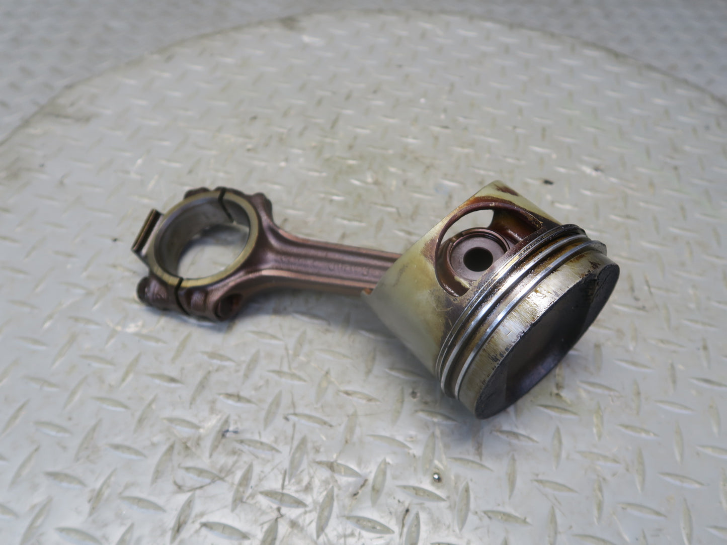 90-91 Mercedes W126 5.6 M117 117.968 Set of 8 Engine Piston w Connecting Rod OEM