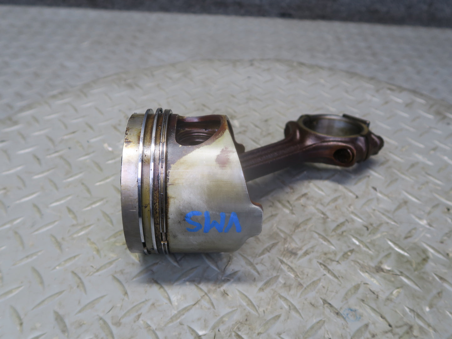 90-91 Mercedes W126 5.6 M117 117.968 Set of 8 Engine Piston w Connecting Rod OEM