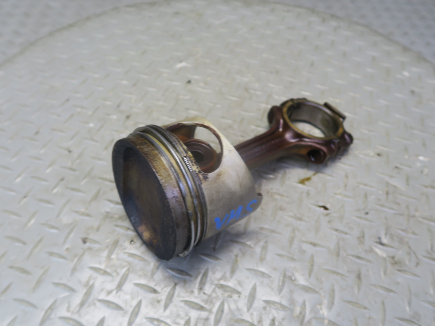 90-91 Mercedes W126 5.6 M117 117.968 Set of 8 Engine Piston w Connecting Rod OEM