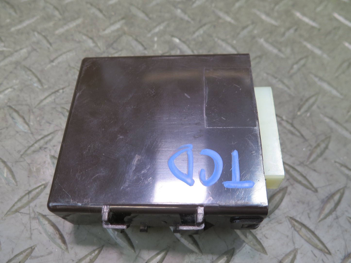 85-86 Toyota Cressida MX73 Door Control Module 85980-22110 OEM