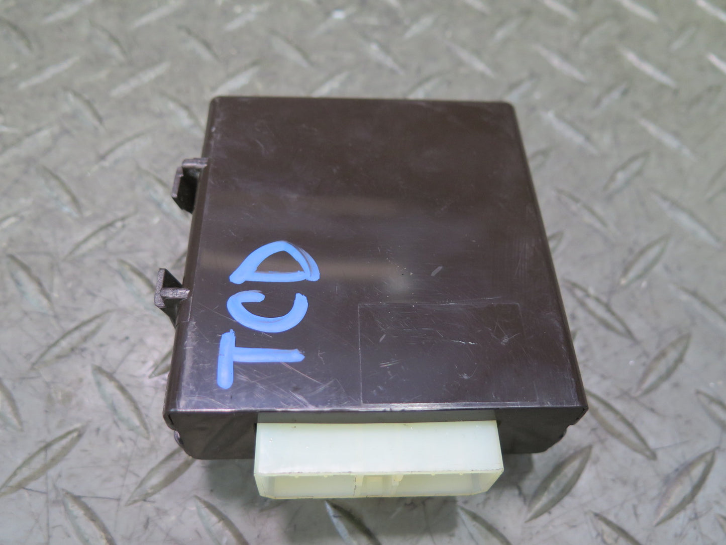 85-86 Toyota Cressida MX73 Door Control Module 85980-22110 OEM