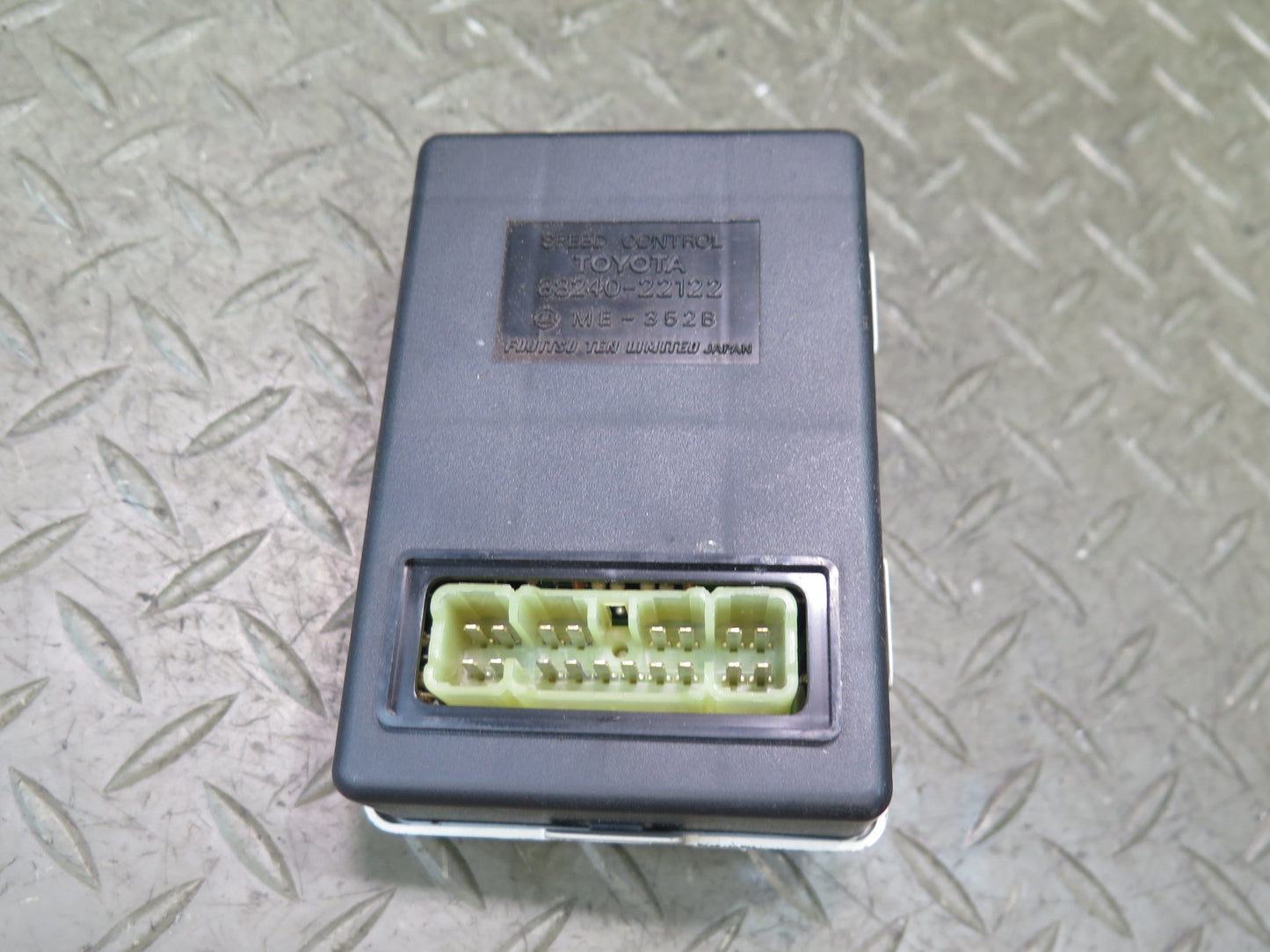 84-86 Toyota Cressida MX73 Speed Cruise Control Module 88240-22122 OEM