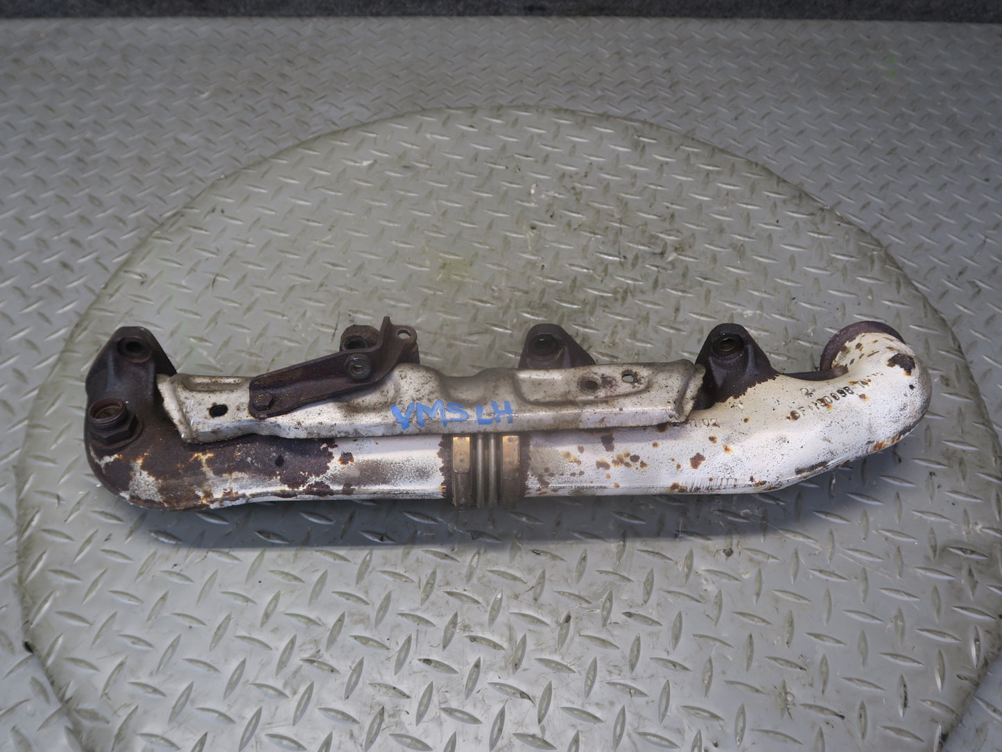 86-91 Mercedes W126 C126 560SEC 560SEL M117 Left Exhaust Manifold OEM